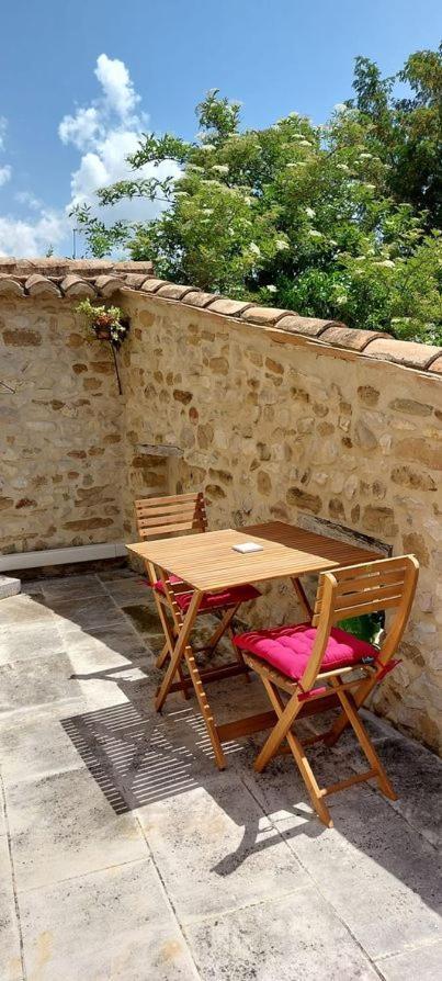 La Maison Wisteria Saint-Pantaléon-les-Vignes Εξωτερικό φωτογραφία