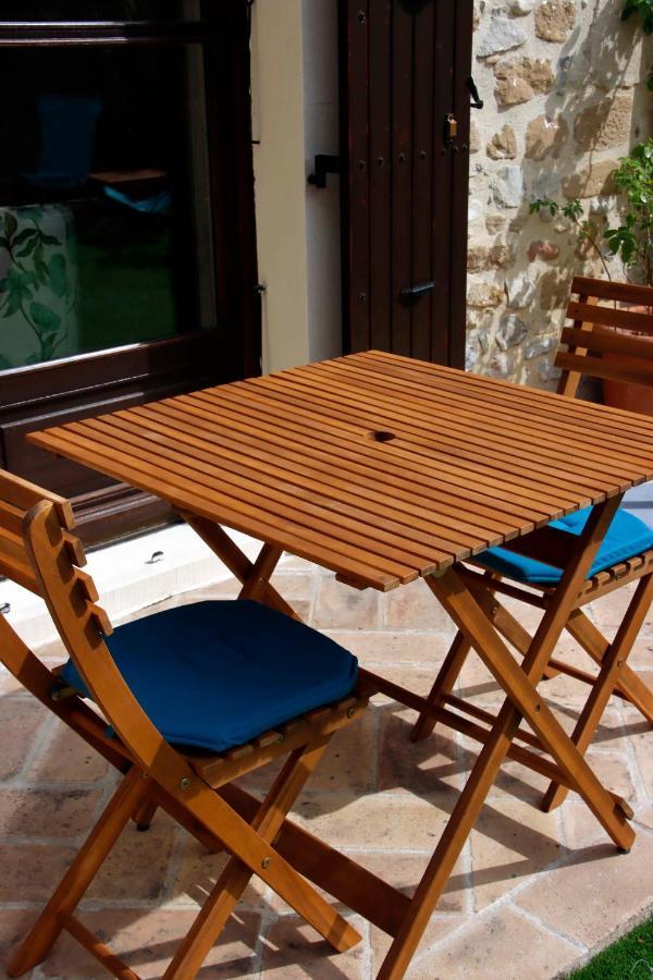 La Maison Wisteria Saint-Pantaléon-les-Vignes Εξωτερικό φωτογραφία